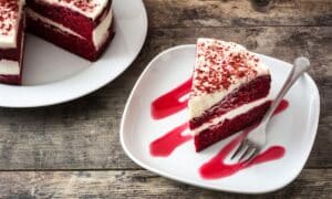 ashley mac’s strawberry cake recipe