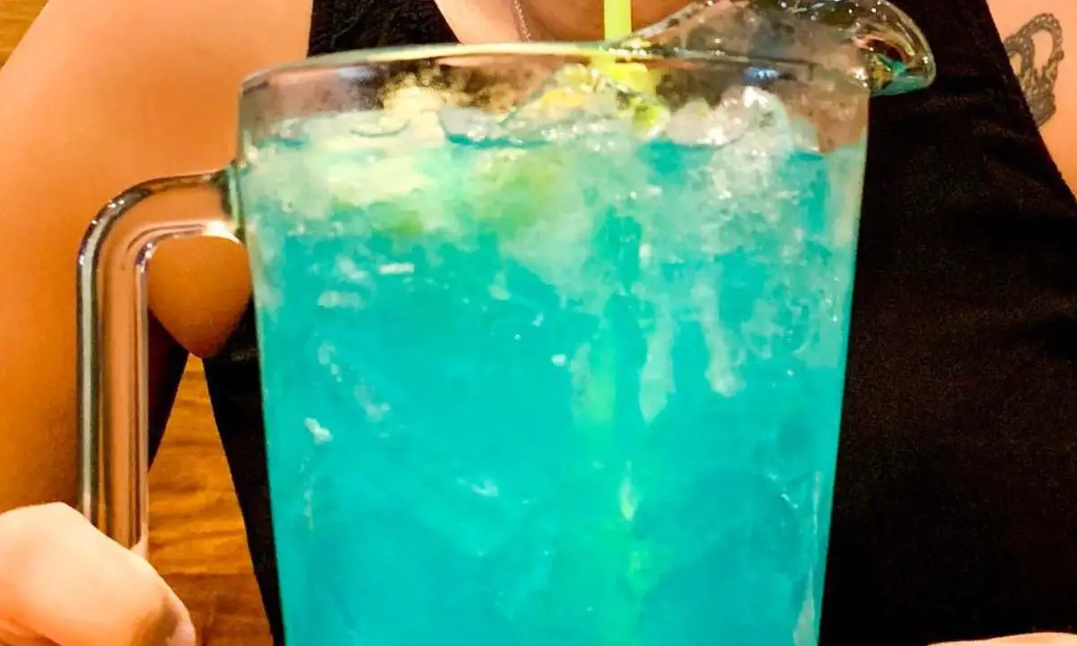 Easy Blue Long Island Iced Tea Recipe 2024