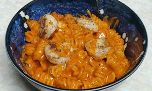 Creamy gochujang pasta with shrimp