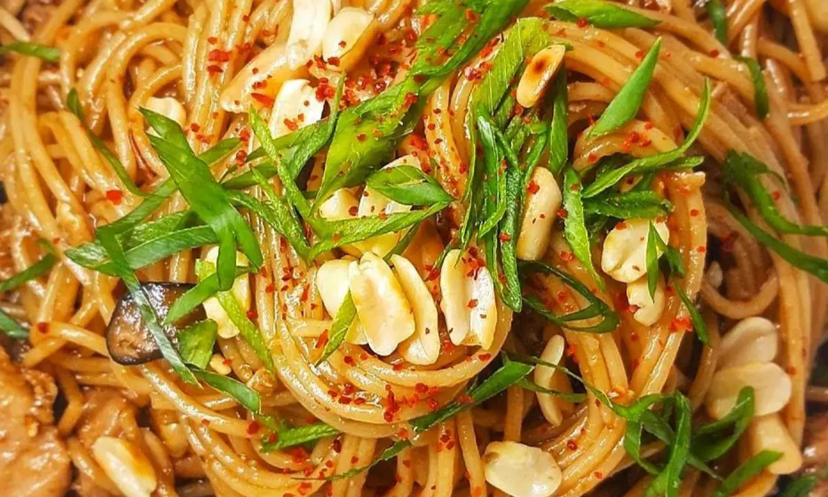 Yellow Cab’s Charlie Chan Pasta (1)